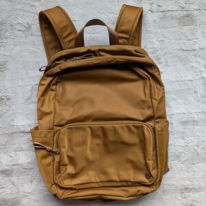 Lululemon Everywhere Backpack 22L